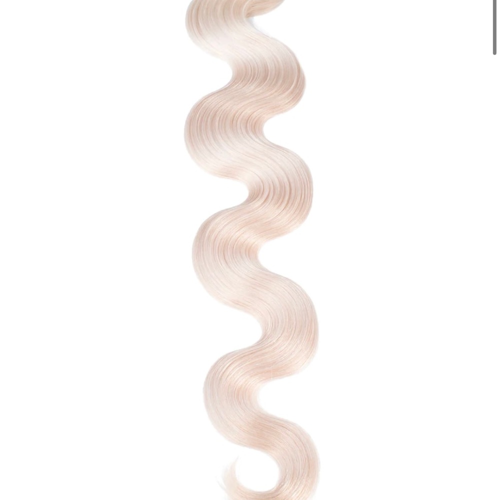 BELLAMI PROFESSIONAL
VOLUME WEFTS 24" 175G ASH BLONDE #60 NATURAL BODY WAVE